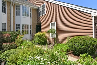 354 Stiles Ct, West Orange Township, NJ 07052 - Photo 2