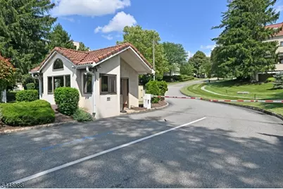 354 Stiles Ct, West Orange Township, NJ 07052 - Photo 4