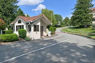 354 Stiles Ct, West Orange Township, NJ 07052 - Photo 4