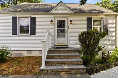 48 Malapardis Rd, Morris Plains, NJ 07950 - Photo 4
