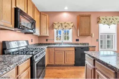 4 Abrams Ct, Franklin Township, NJ 08873 - Photo 8