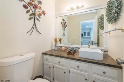 20 Petersburg Ct, Jefferson Township, NJ 07438 - Photo 10