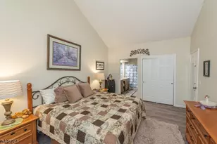 20 Petersburg Ct, Jefferson Township, NJ 07438 - Photo 12