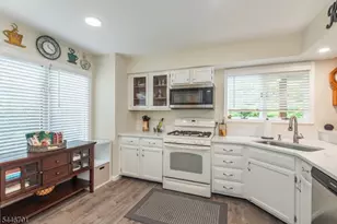 20 Petersburg Ct, Jefferson Township, NJ 07438 - Photo 8
