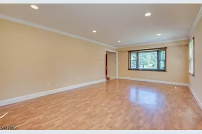 20 Tamarack Rd, Franklin Township, NJ 08873 - Photo 8