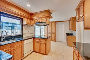 20 Tamarack Rd, Franklin Township, NJ 08873 - Photo 14