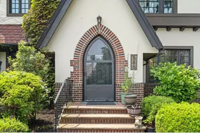 562 Irvington Ave, Elizabeth, NJ 07208 - Photo 2