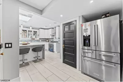562 Irvington Ave, Elizabeth, NJ 07208 - Photo 16