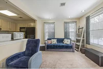 240 Cambridge Ct, Clifton, NJ 07014 - Photo 4