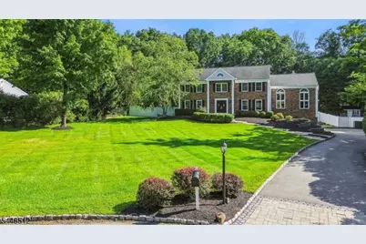 9 Revere Ct, Randolph Township, NJ 07869 - Photo 2