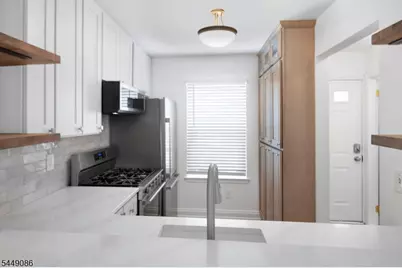 903 Wetherburn Ct, Raritan Township, NJ 08822 - Photo 8