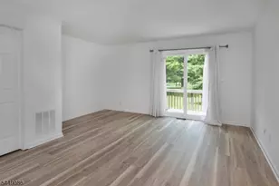 903 Wetherburn Ct, Raritan Township, NJ 08822 - Photo 6