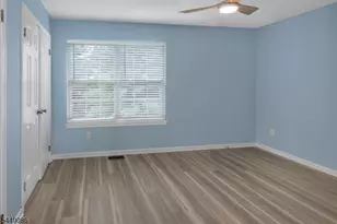 903 Wetherburn Ct, Raritan Township, NJ 08822 - Photo 10