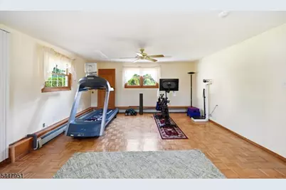 133 Sandra Dr, Parsippany, NJ 07054 - Photo 30