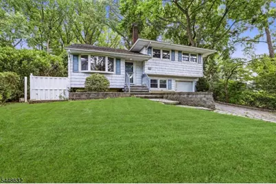 51 Union County Pkwy, Clark Township, NJ 07066 - Photo 1