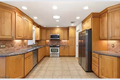51 Union County Pkwy, Clark Township, NJ 07066 - Photo 16