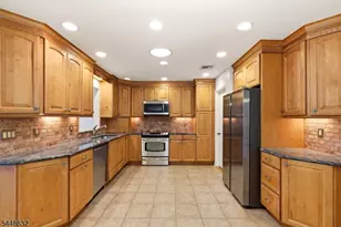 51 Union County Pkwy, Clark Township, NJ 07066 - Photo 16