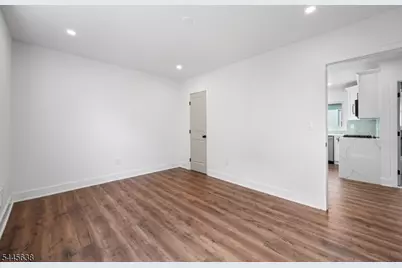 15 Dunkerly St, Totowa, NJ 07512 - Photo 6