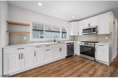 15 Dunkerly St, Totowa, NJ 07512 - Photo 2