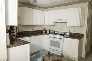 40 Oaktree Ln, Bloomfield, NJ 07003 - Photo 36