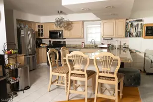40 Oaktree Ln, Bloomfield, NJ 07003 - Photo 6