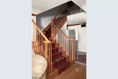 40 Oaktree Ln, Bloomfield, NJ 07003 - Photo 2