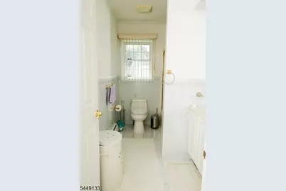 40 Oaktree Ln, Bloomfield, NJ 07003 - Photo 22