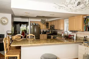 40 Oaktree Ln, Bloomfield, NJ 07003 - Photo 8