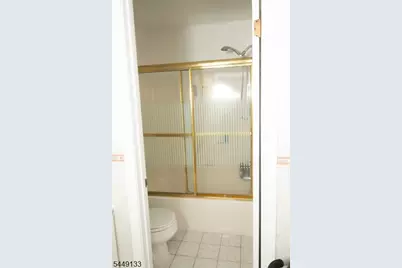 40 Oaktree Ln, Bloomfield, NJ 07003 - Photo 26