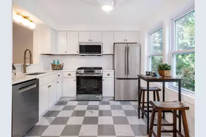 11 William St #B, Montclair, NJ 07042 - Photo 2