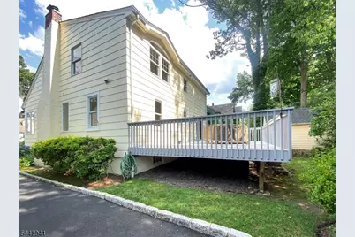 121 Columbia Ave, Cranford Township, NJ 07016 - Photo 2