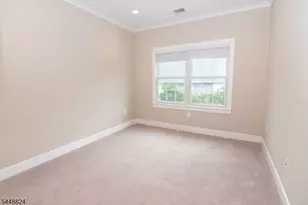 14 Clover Ct, Berkeley Heights Township, NJ 07922 - Photo 12