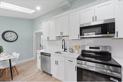 46 Wildwood Rd, Jefferson Township, NJ 07438 - Photo 6