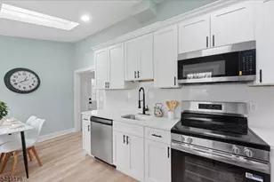 46 Wildwood Rd, Jefferson Township, NJ 07438 - Photo 6