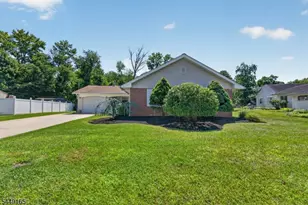 6 Meadowbrook Pl, Willingboro Twp., NJ 08046 - Photo 2