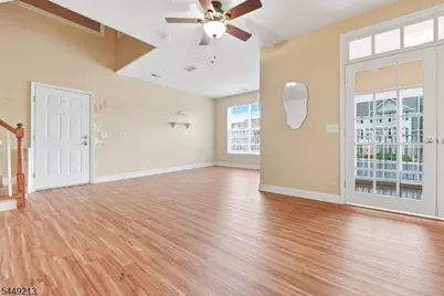 274 Windmill Ct, Lopatcong Township, NJ 08865 - Photo 2