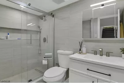 915 Essex Ave, Linden, NJ 07036 - Photo 16