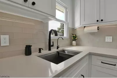 915 Essex Ave, Linden, NJ 07036 - Photo 6