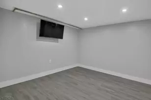915 Essex Ave, Linden, NJ 07036 - Photo 22