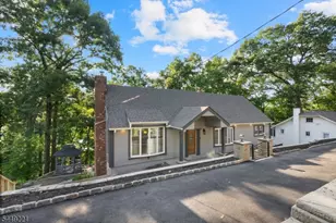 19 Cliffside Trail, Denville, NJ 07834 - Photo 2