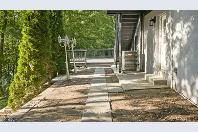 19 Cliffside Trl, Denville, NJ 07834 - Photo 8