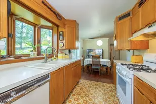 53 Old Wood Rd, Morris Plains, NJ 07950 - Photo 8