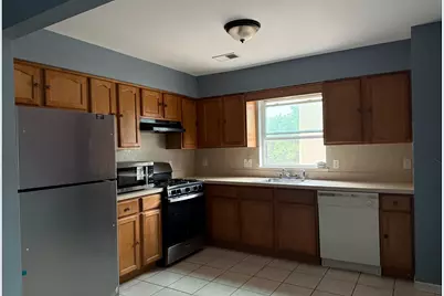 35 Tillinghast St, Newark, NJ 07108 - Photo 4