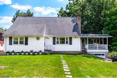 186 Macdonald Dr, Wayne, NJ 07470 - Photo 2