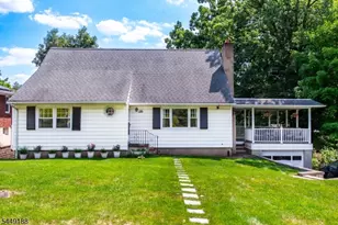 186 MacDonald Dr, Wayne, NJ 07470 - Photo 2