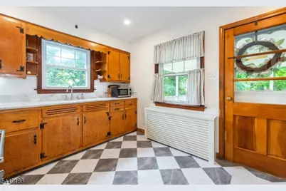 186 Macdonald Dr, Wayne, NJ 07470 - Photo 12