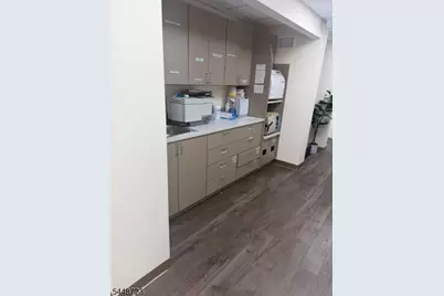 330 Livingston Ave, New Brunswick, NJ 08901 - Photo 10