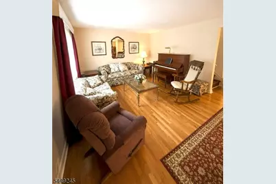 70 Bromley Pl, Nutley, NJ 07110 - Photo 4
