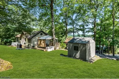 16 Lakeview Rd, Hopatcong, NJ 07843 - Photo 30