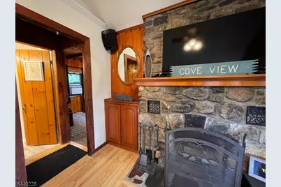 16 Lakeview Rd, Hopatcong, NJ 07843 - Photo 18